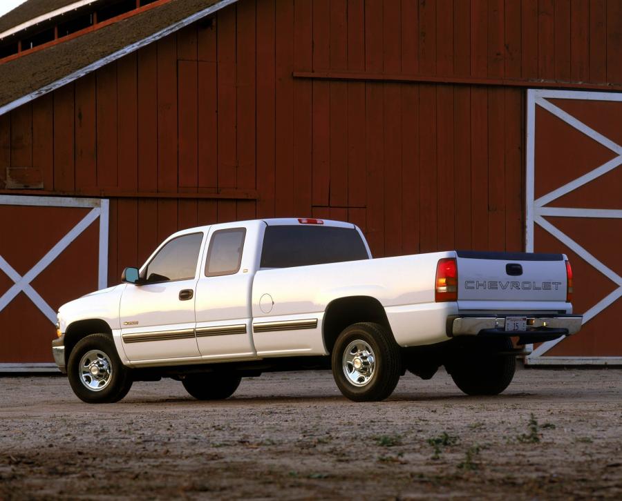  Chevrolet Silverado Heavy Duty 2001 года  (фото 2 из 11)